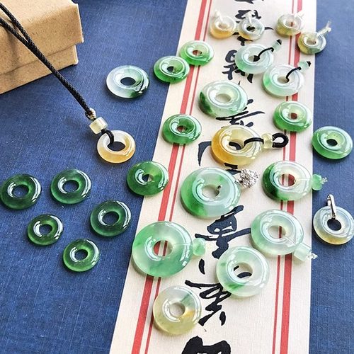 A货翡翠甜甜圈冰种阳绿飘花黄翡
