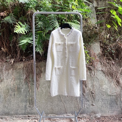 2025秋冬小香风奢华重工镶钻领口修身长袖千金风针织短款连衣裙