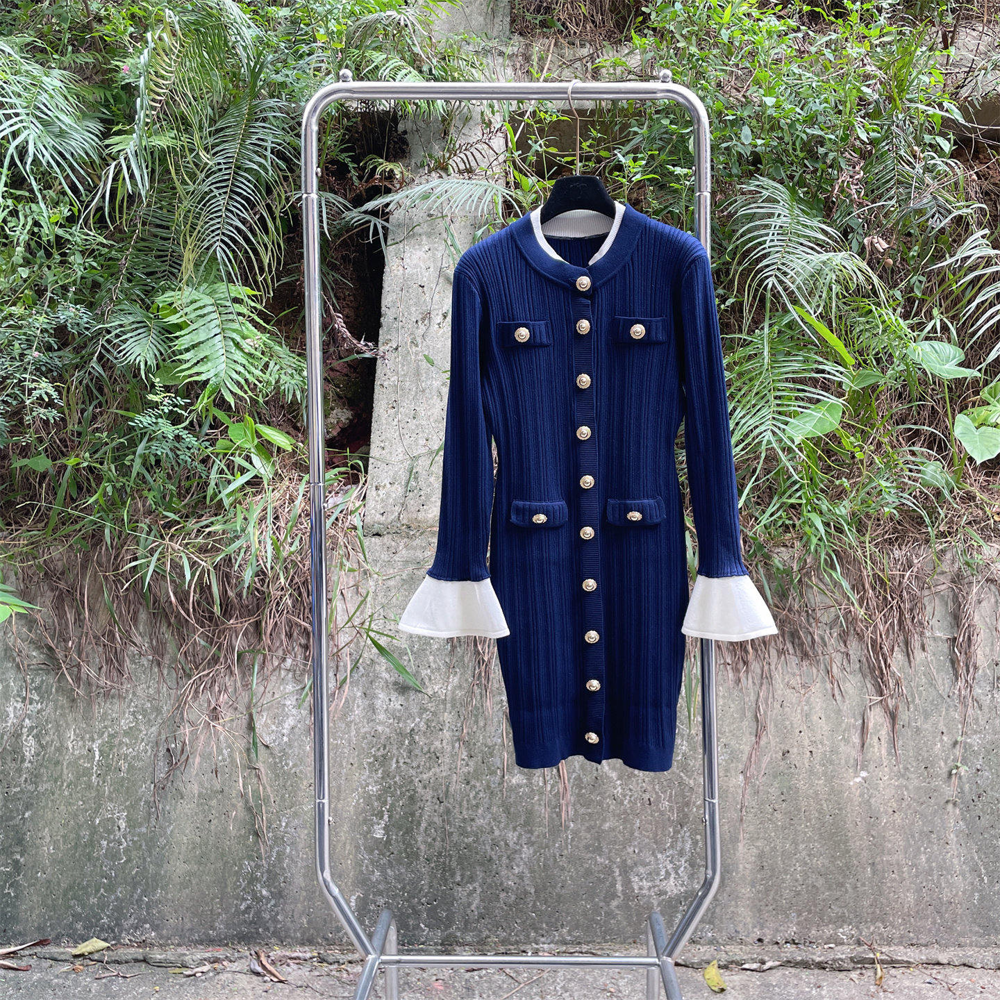 25年秋冬法式名媛撞色喇叭袖包臀修身显身针织连衣裙配腰带打底裙,女装/女士精品,连衣裙,淘宝优惠券,粉丝福利购,淘宝优惠卷