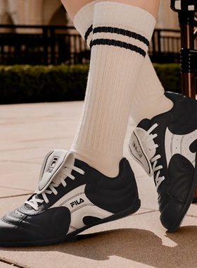 斐乐FILA德训鞋女运动休闲新款时尚百搭黑色鞋水舞鞋F12W511122F