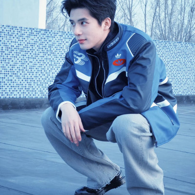 王安宇同款adidas阿迪三叶草男机车运动防风皮衣外套JM8031JM8032