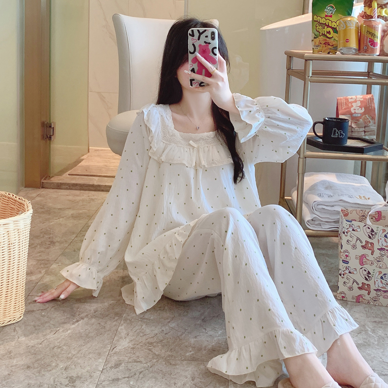 女绵绸花边拼接睡衣套装
