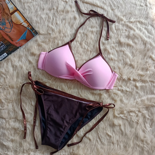 欧美性感大小胸聚拢女比基尼泳衣
