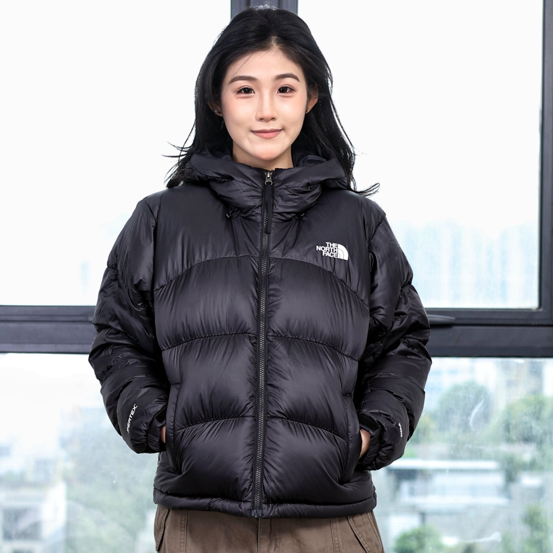 26秋冬新款TheNorthFace北面羽绒服女士户外700蓬防泼溅外套|8J6V