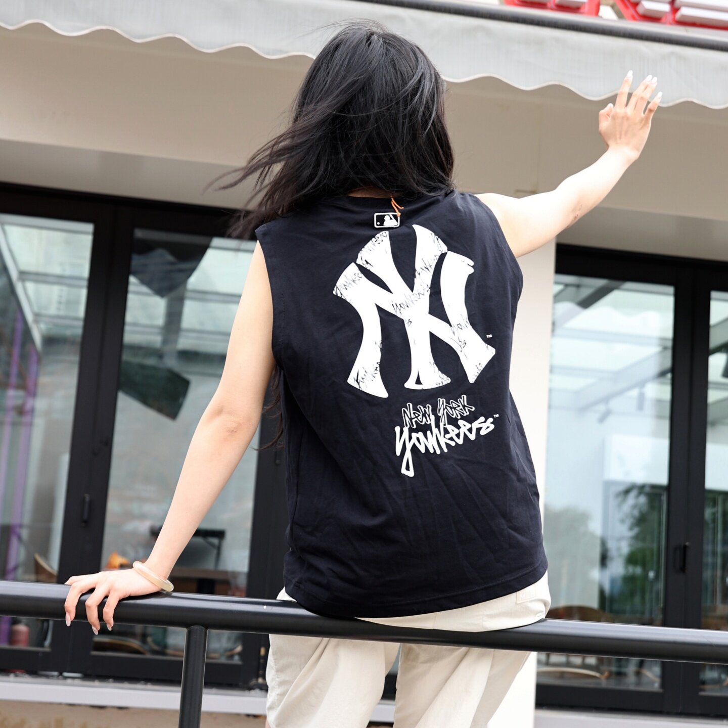 MLB情侣背心26春夏新男女涂鸦背标运动凉感透气无袖T恤3ATOB0263