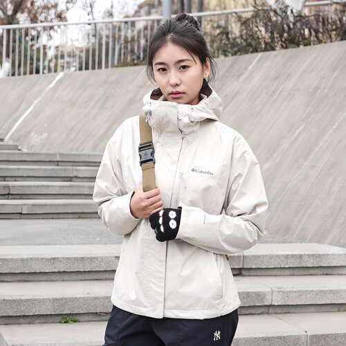 哥伦比亚女款户外防水冲锋衣外套