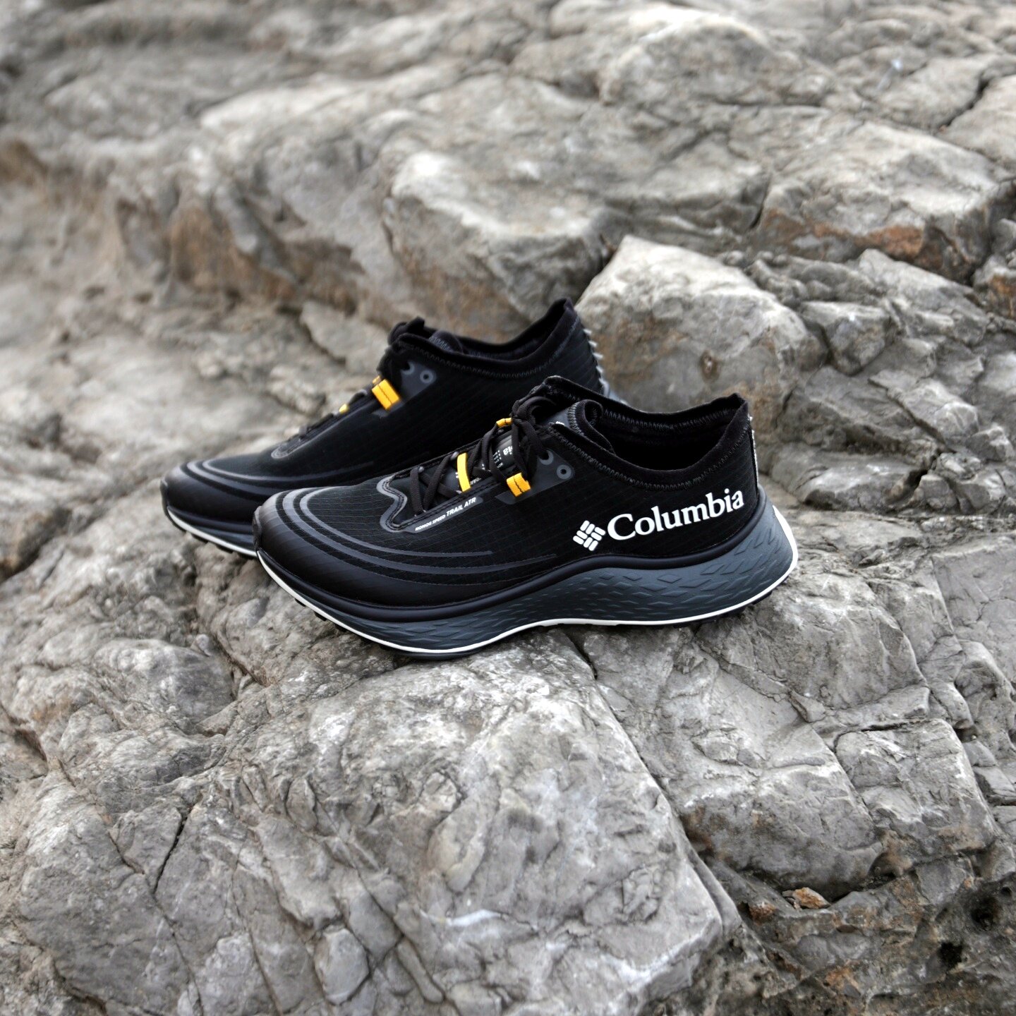 Columbia哥伦比亚26春夏新款户外男士透气缓震防滑越野跑鞋BM0303