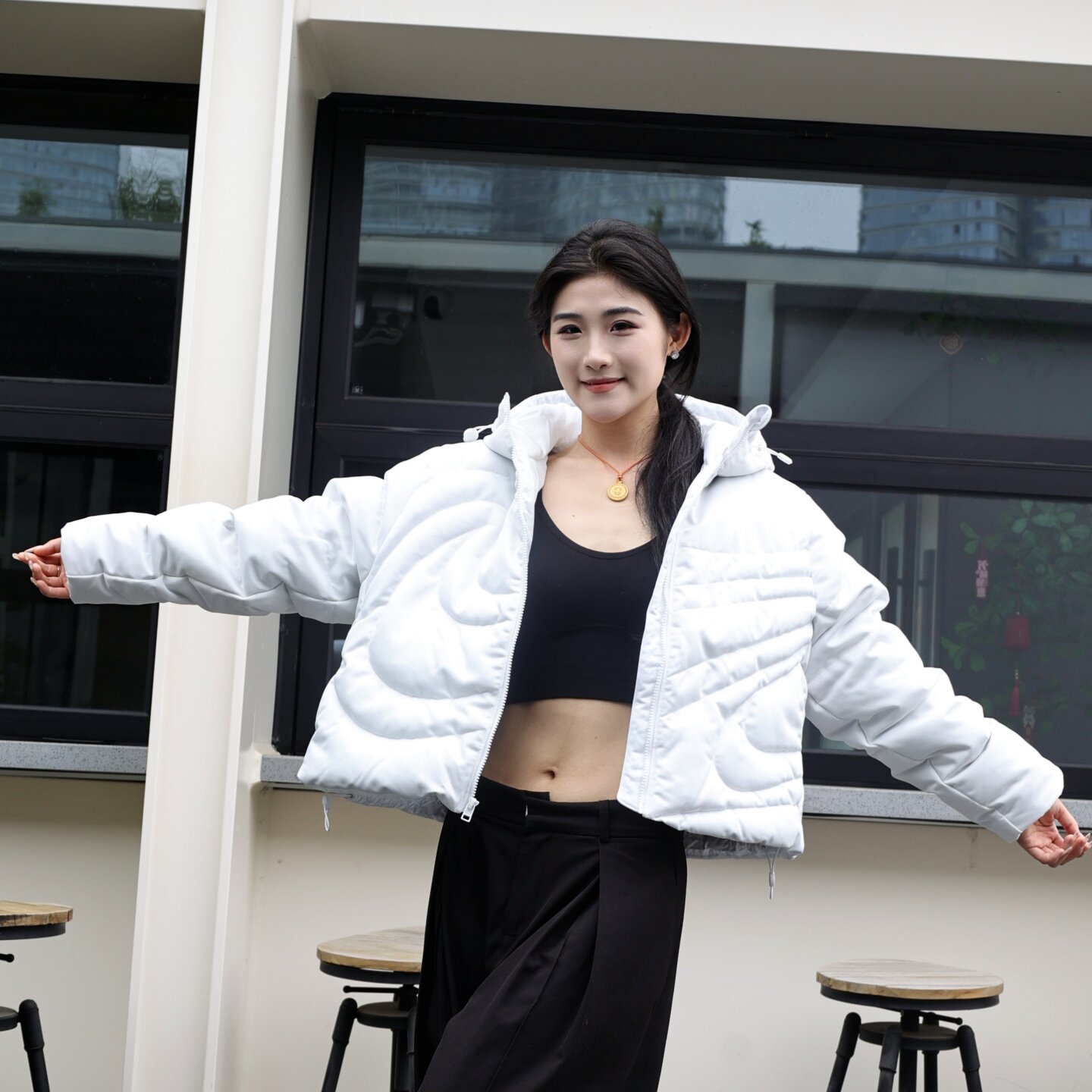NIKE耐克女子羽绒服秋冬季运动短款保暖宽松刺绣连帽外套IB2006