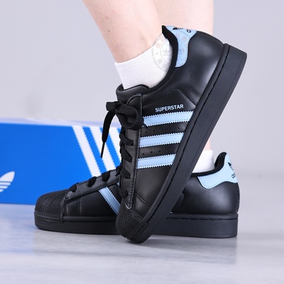 阿迪达斯情侣低帮休闲运动鞋