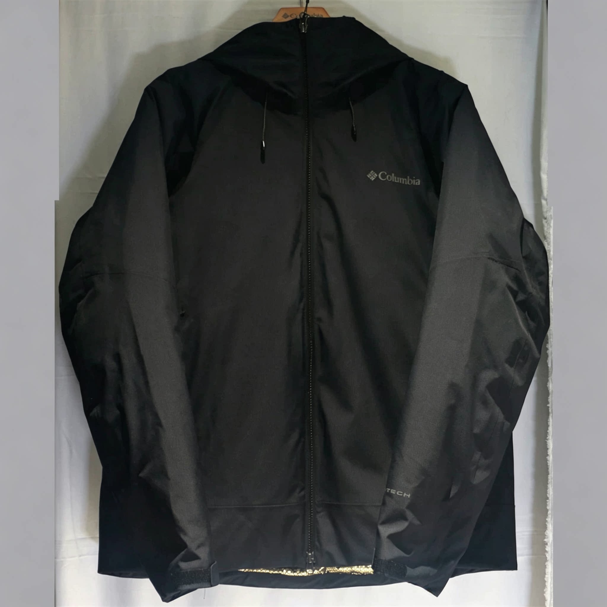 哥伦比亚男拒水700蓬鹅绒羽绒服