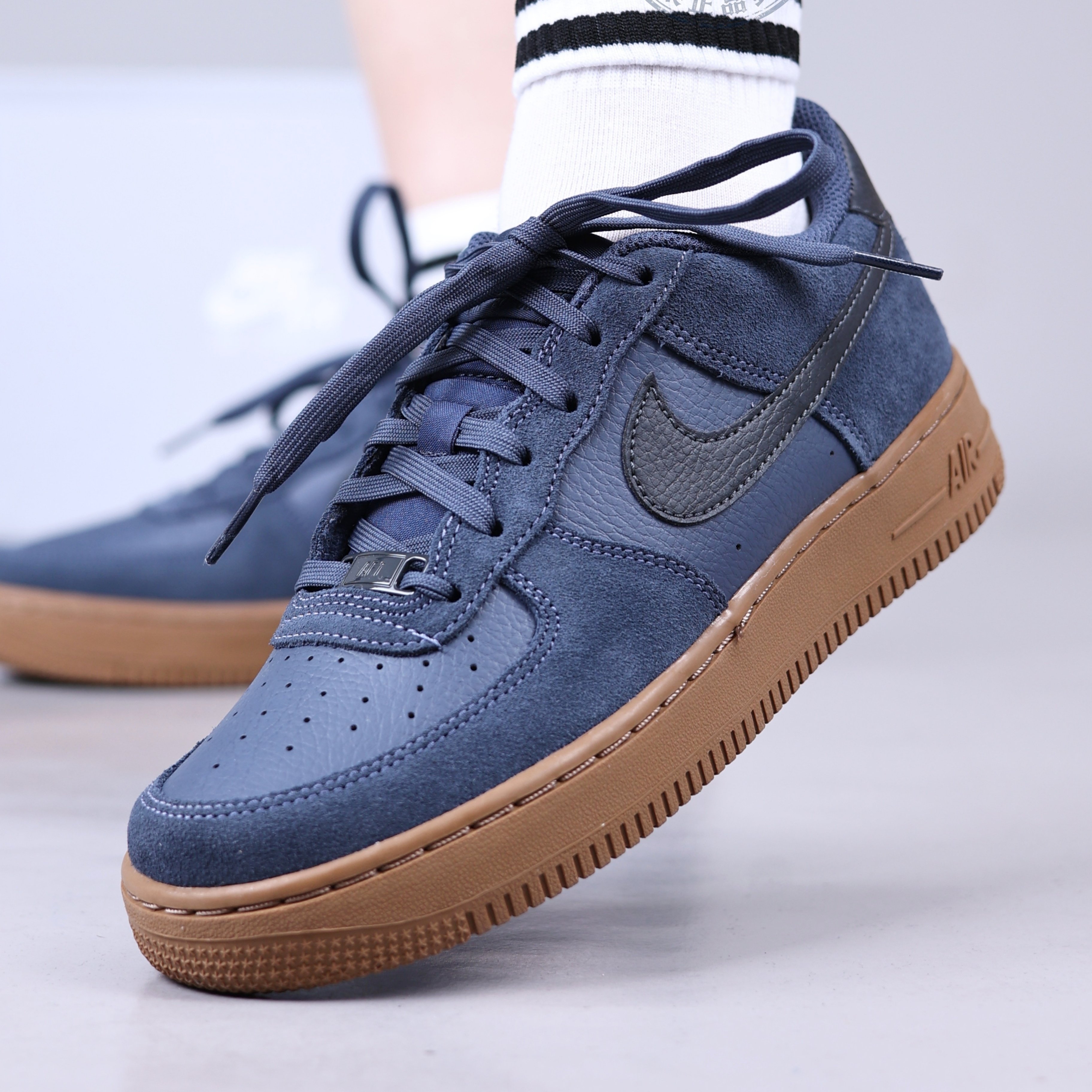 NIKE耐克板鞋秋冬款大童胶底空军一号男童女童运动鞋HV4760