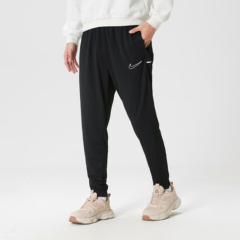NIKE耐克男子时尚百搭休闲裤训练跑步透气舒适束脚运动长裤IB8744 - 实物图