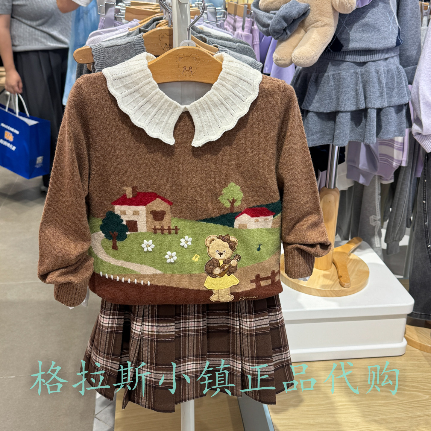 PawinPaw童装秋女童翻领卡通毛衣