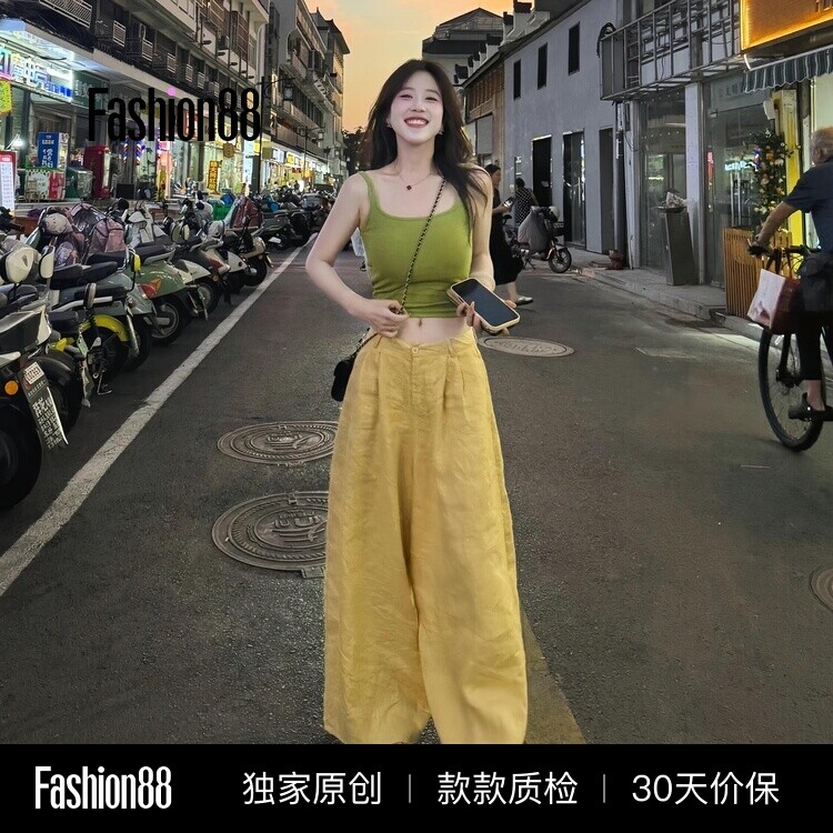 2026新款女士夏季绿色吊带设计感修身显瘦背心上衣高腰宽松阔腿裤