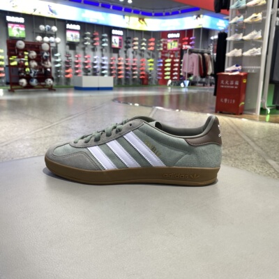 阿迪达斯Gazelle薄底板鞋