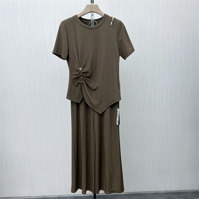 乂●2025夏季新品 休闲简约套装女短袖T恤上衣阔腿长裤两件套0962