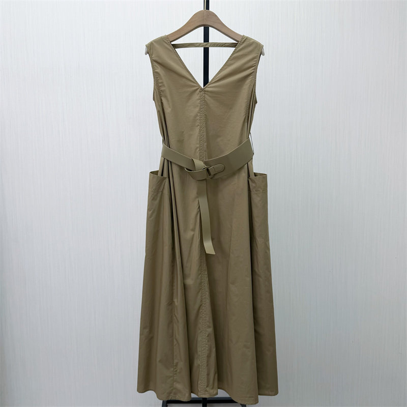 迪●2026夏季新品 无袖连衣裙女宽松简约休闲通勤显瘦长裙7011