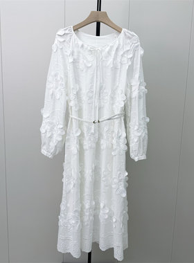 芭●2026秋季新品 立体花朵连衣裙女气质优雅设计感a字长裙7678