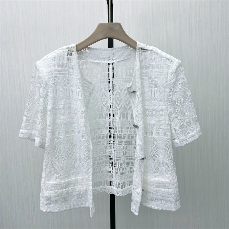 艾●2025夏季新品 法式镂空罩衫女宽松休闲短款外搭短袖上衣555