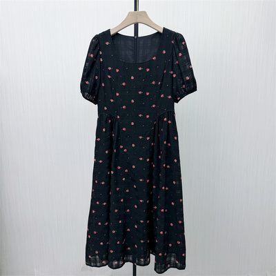 香●2026夏季新品 法式泡泡袖连衣裙女气质显瘦小清新茶歇裙5681