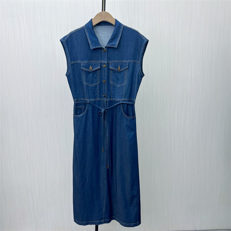 香●2025夏季新品 无袖牛仔连衣裙女休闲宽松简约百搭长裙3450