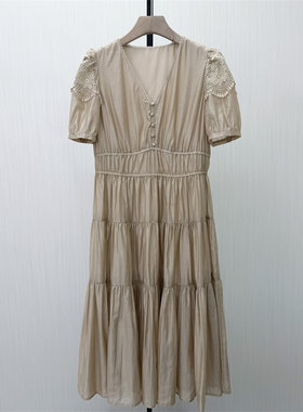 芭●2026夏季新品 法式v领连衣裙女气质显瘦小清新a字茶歇裙7635