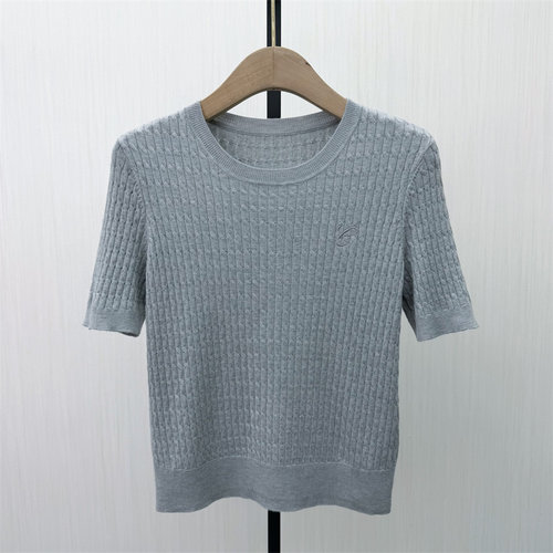 艾W●2026春季新品 短袖针织衫女气质修身显瘦简约打底衫上衣5112