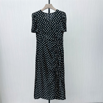 KA●2025夏季新品 法式v领连衣裙女气质显瘦小清新茶歇裙1151