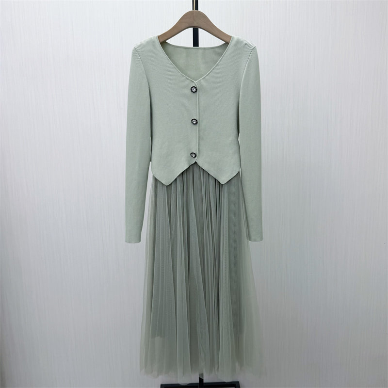 香●2026春季新品 连衣裙套装女长袖针织开衫吊带裙两件套1270
