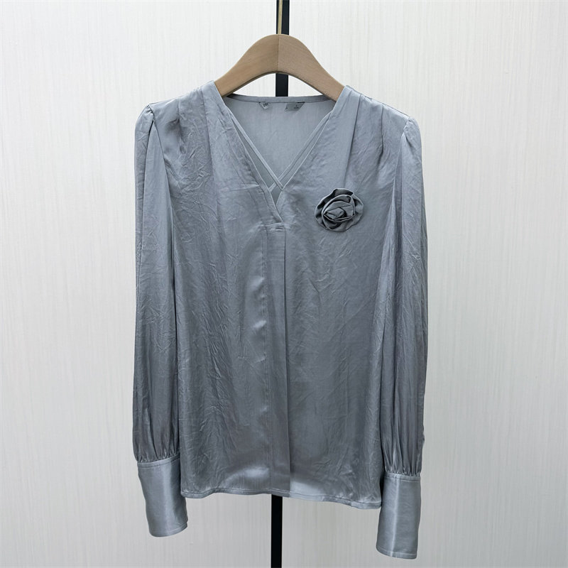 迪●2026春季新品 法式长袖衬衫女气质小众别致宽松打底上衣6718