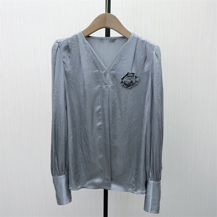 迪●2026春季新品 法式长袖衬衫女气质小众别致宽松打底上衣6718