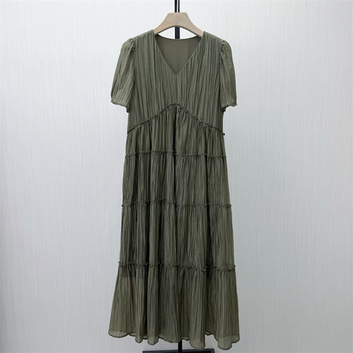 恩●2026夏季新品 法式v领连衣裙女气质显瘦小清新a字茶歇裙863