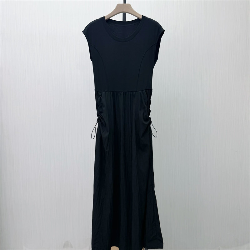香●2026夏季新品 无袖连衣裙女设计感小众宽松休闲背心裙3303