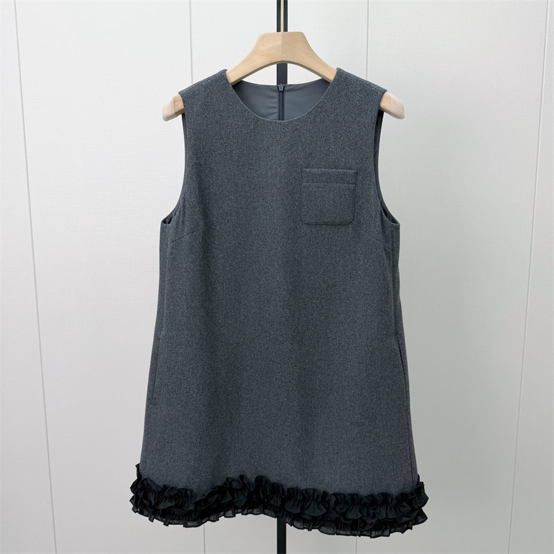 fei●2026冬季新品 小香风毛呢背心裙女气质轻奢风a字连衣裙8258
