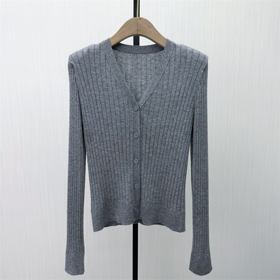 香●2026春季新品 v领针织开衫女弹力短款修身显瘦长袖上衣2731