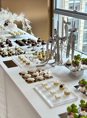 白绿色系韩式秩序感老钱风甜品台展示架银色甜品台摆台新款甜品架