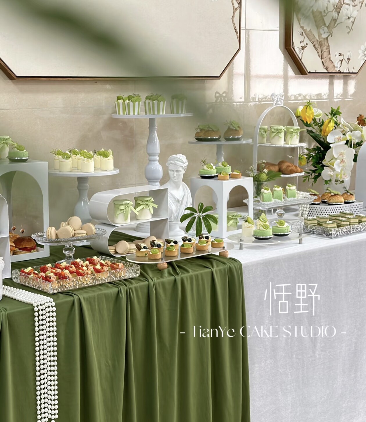 白色铁艺甜品台展示架摆台摆件茶歇甜品台展示架订婚宴开业托盘图片