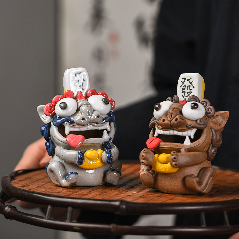 中发白招财貔貅陶瓷香炉摆件