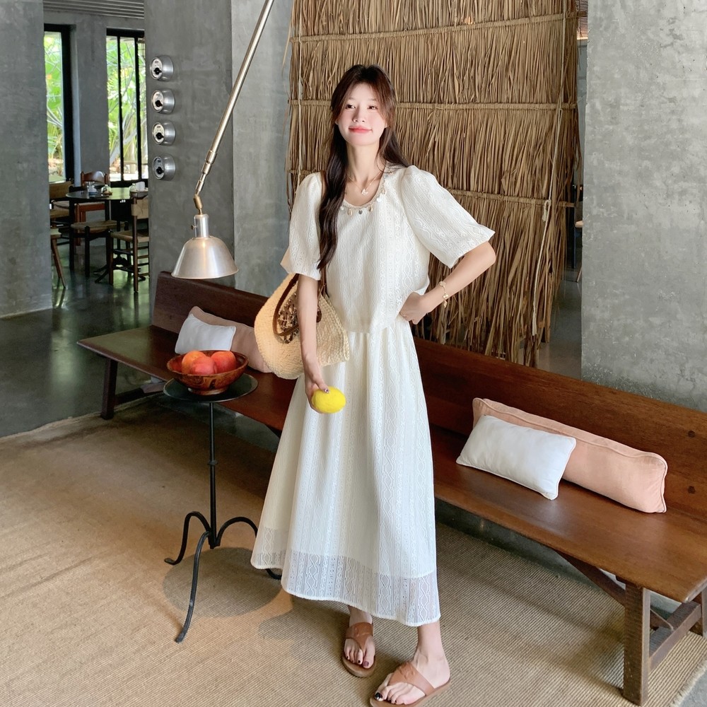 米白色蕾丝套装裙女2025夏季新款独特绝美泡泡袖上衣半身裙两件套图片