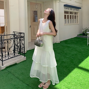 法式浪漫波点荷叶边连衣裙女2025夏季新款超好看气质收腰背心长裙图片