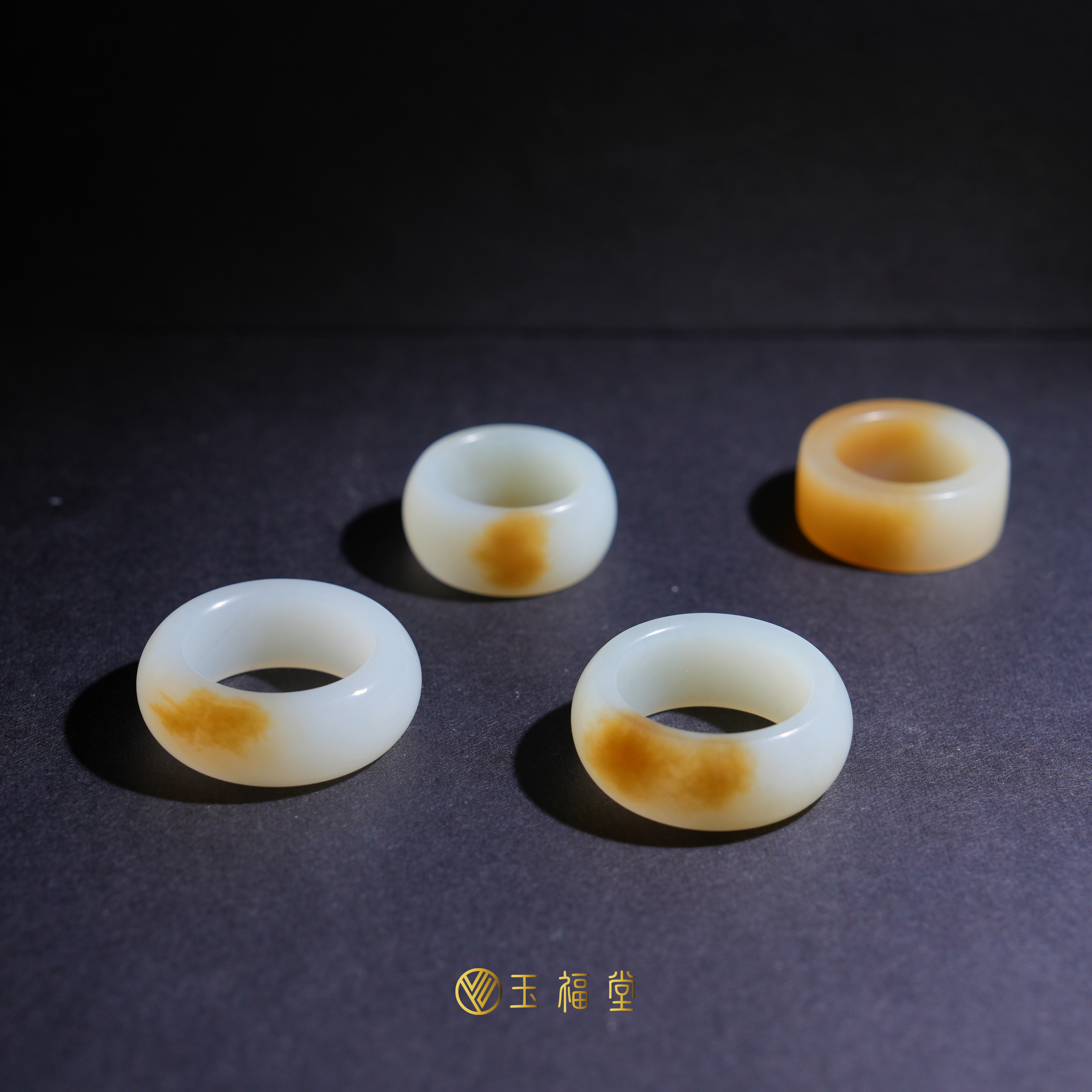 玉福堂 | 新疆和田玉且末糖白玉扳指玉指环戒指一口糖半山水糖