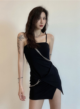 gagaopt 夏季新款设计感露肩链条吊带连衣裙包臀开叉显瘦黑色短裙