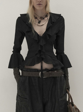 gagaopt2026新款黑色不规则荷叶边V领长袖上衣开叉露脐喇叭袖衬衫