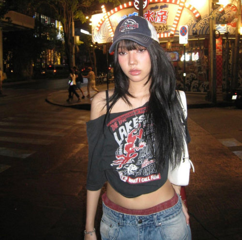 短袖常规款卡通字母印花T恤女装