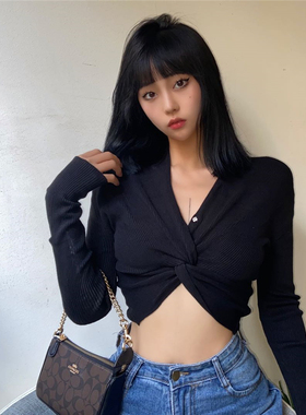 gagaopt 显瘦新款针织长袖扭结T恤女短款V领纯黑色打底衫上衣秋冬