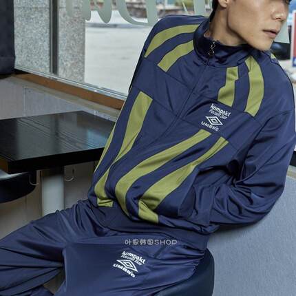 Umbro/茵宝X KRB VOL2联名男女立领运动宽松防风梭织夹克UO221CFT