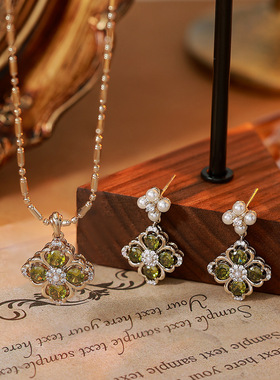 橄榄绿四叶草锆石项链轻奢高级感女耳钉菱形百搭耳环小众设计饰品