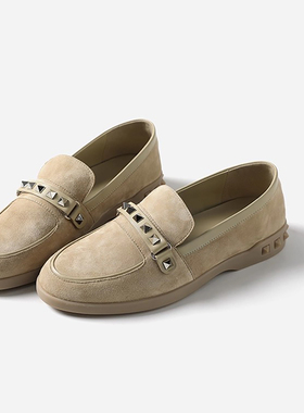 ED07050 茉莉雅集 V@lent*no细腻透气一脚蹬羊猄铆钉平底乐福鞋