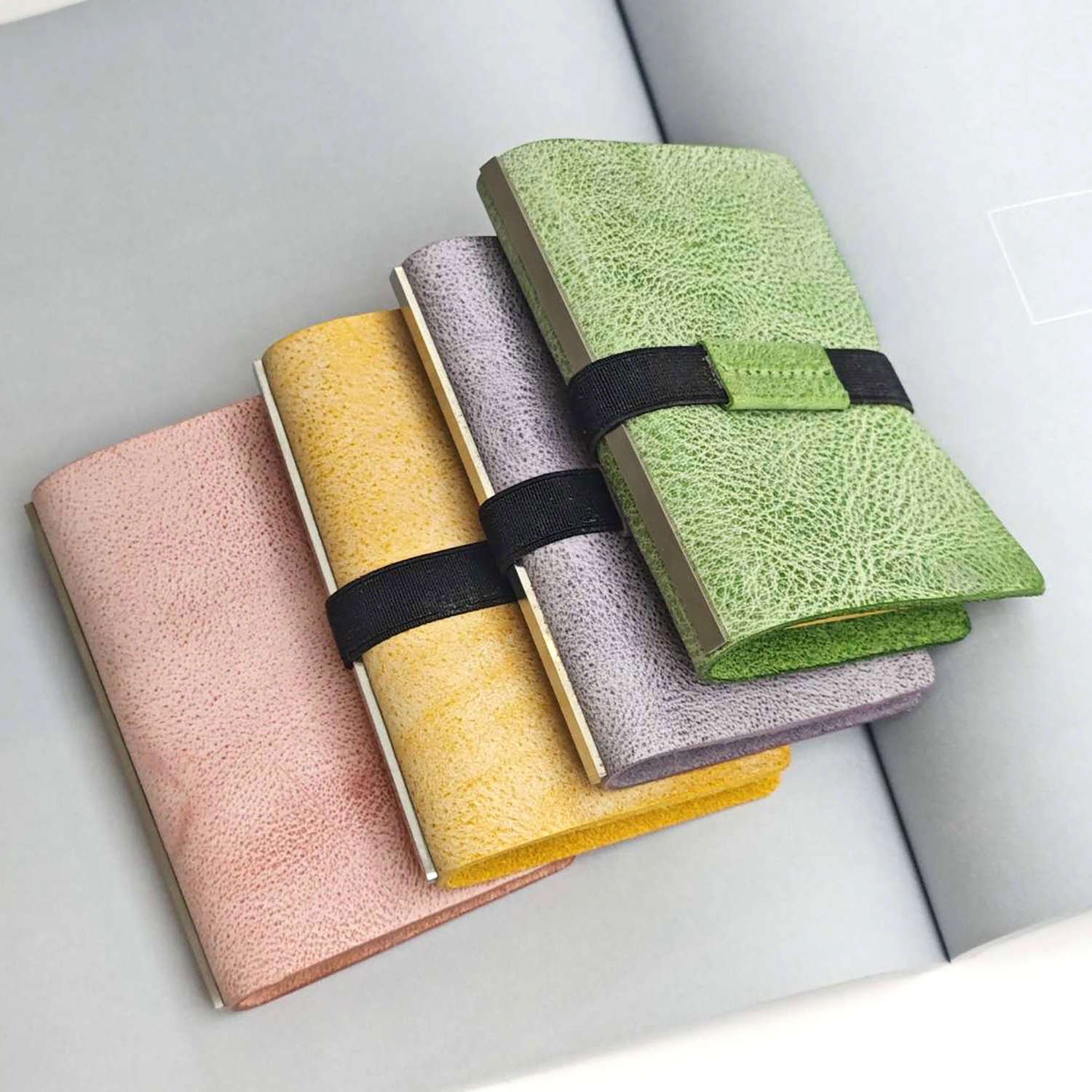 手工真皮制作M5绑带版植鞣雾蜡