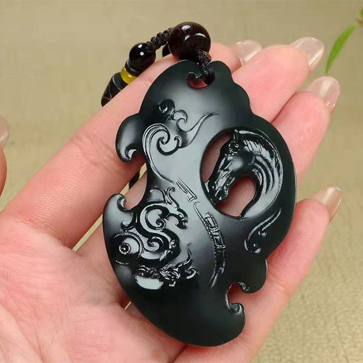 和田玉龙马精神神奇玉雕生肖马图片